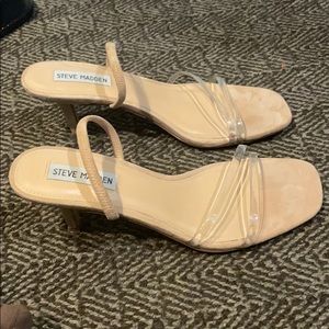 NEVER WORN Steve Madden kitten heels